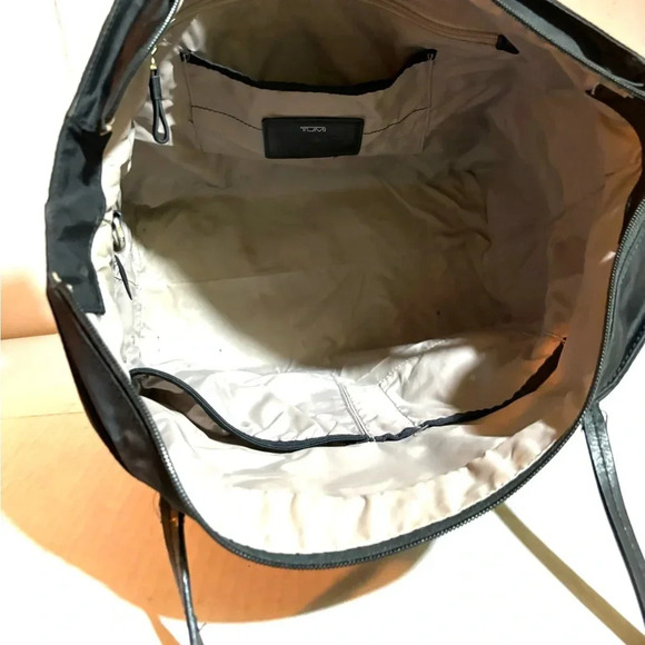 Tumi black nylon shoulder handbag - Picture 9 of 11
